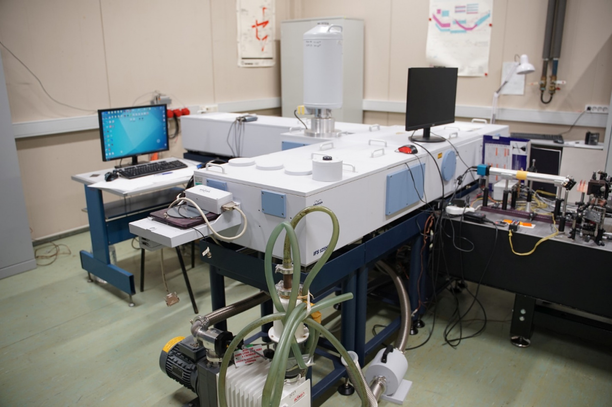 Инфракрасный фурье-спектрометр высокого разрешения Bruker IFS 125HR