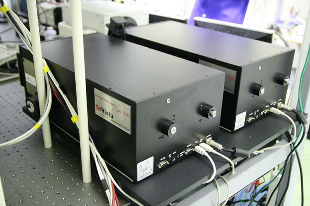 Система регистрации люминесценции в видимом и ближнем ИК диапазонах с пикосекундным временным разрешением с использованием стрик-камеры