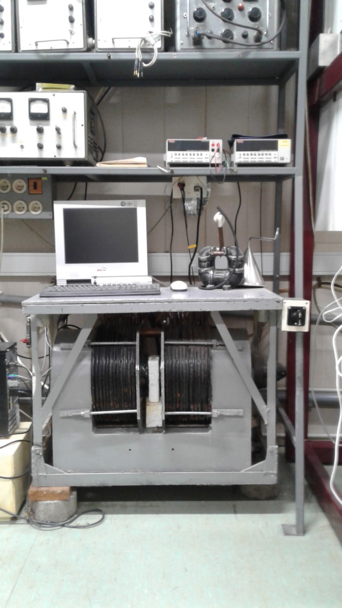 Стенд для холловских измерений транспортных свойств полупроводниковых структур