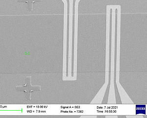 (а) – общий вид волновода с массивом дисков
